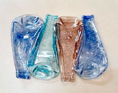 4 Small Bottles / ٤ زجاجات صغيرة