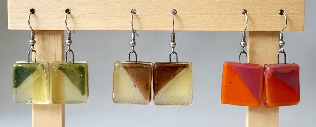 Square Colored Glass Earring / حلق زجاج مربع ملون