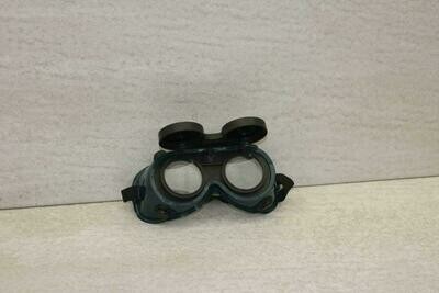 Flip front welding goggles