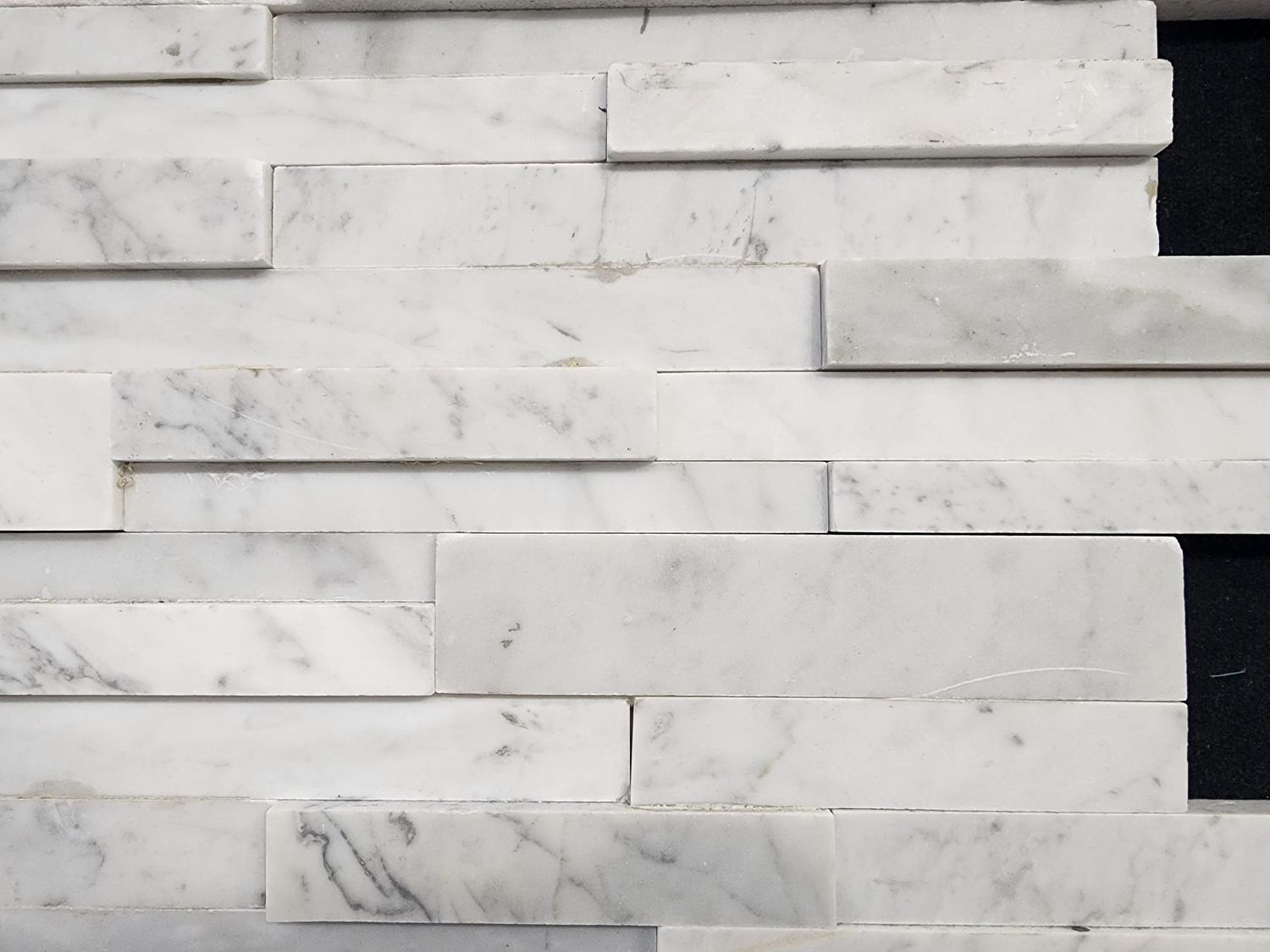 PIEDRA NATURAL CARRARA 3D 6X24