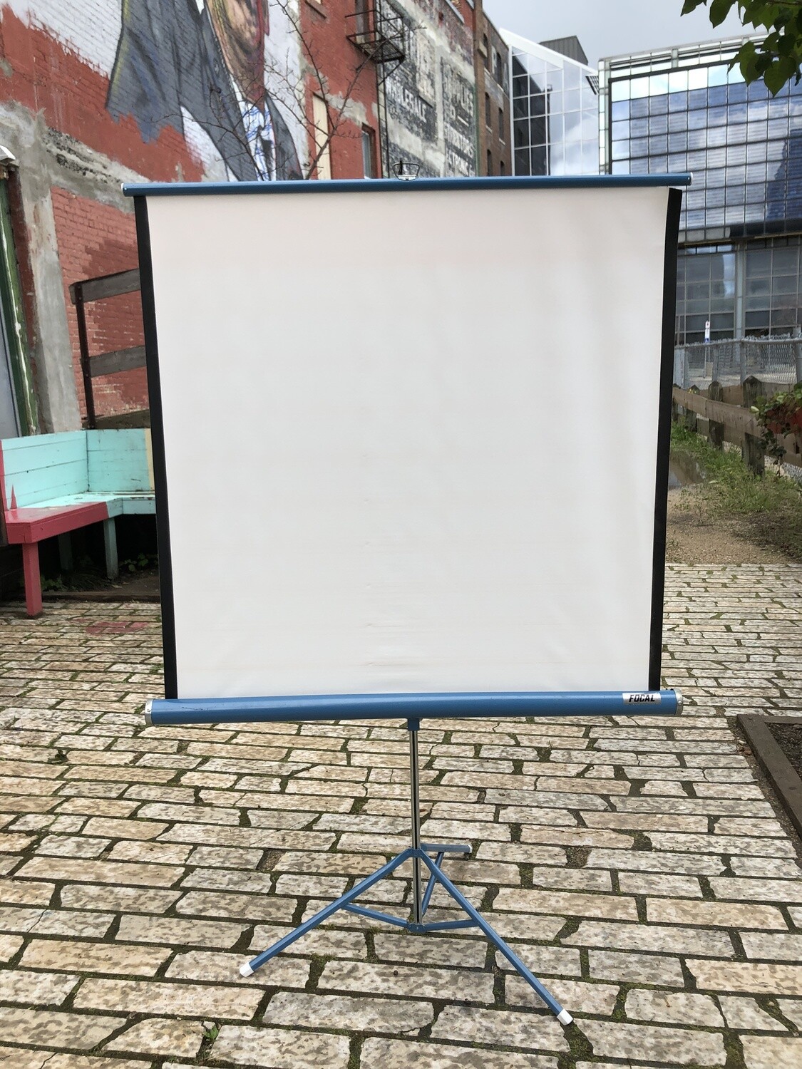 Collapsable Projection Screen - Blue