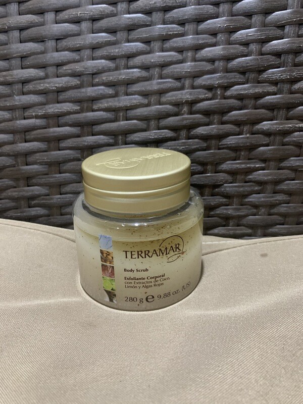 Exfoliante corporal (con extractos de coco,Limón y algas rojas)