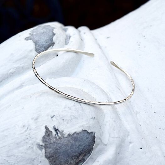 hammered sterling silver bangle bracelet 