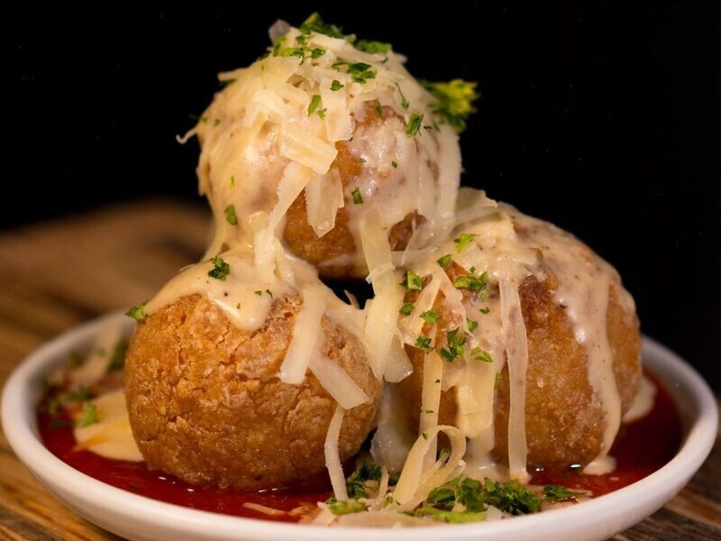 Arancini Di Scarmoza Y Proscuitto