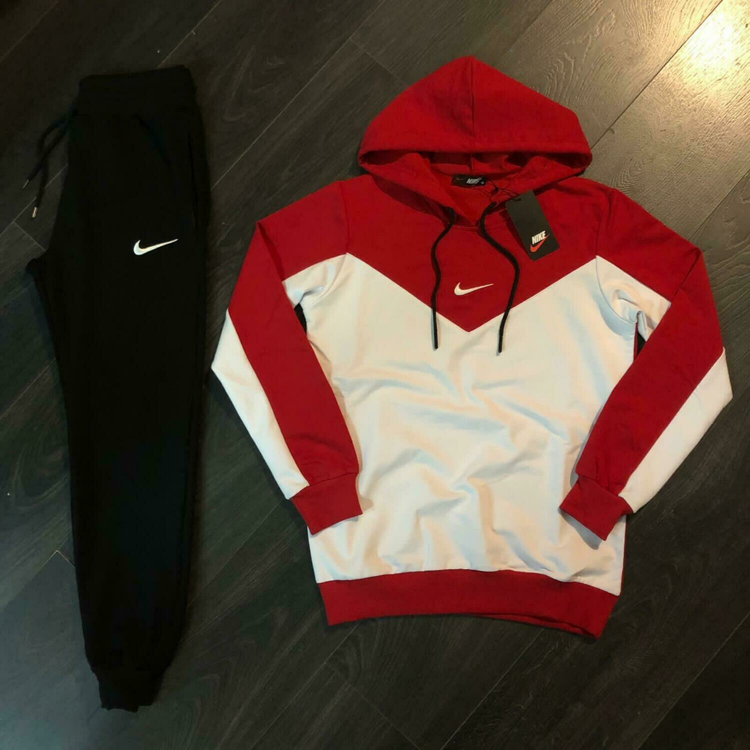 COLLECTION SPORT POUR HOMMES