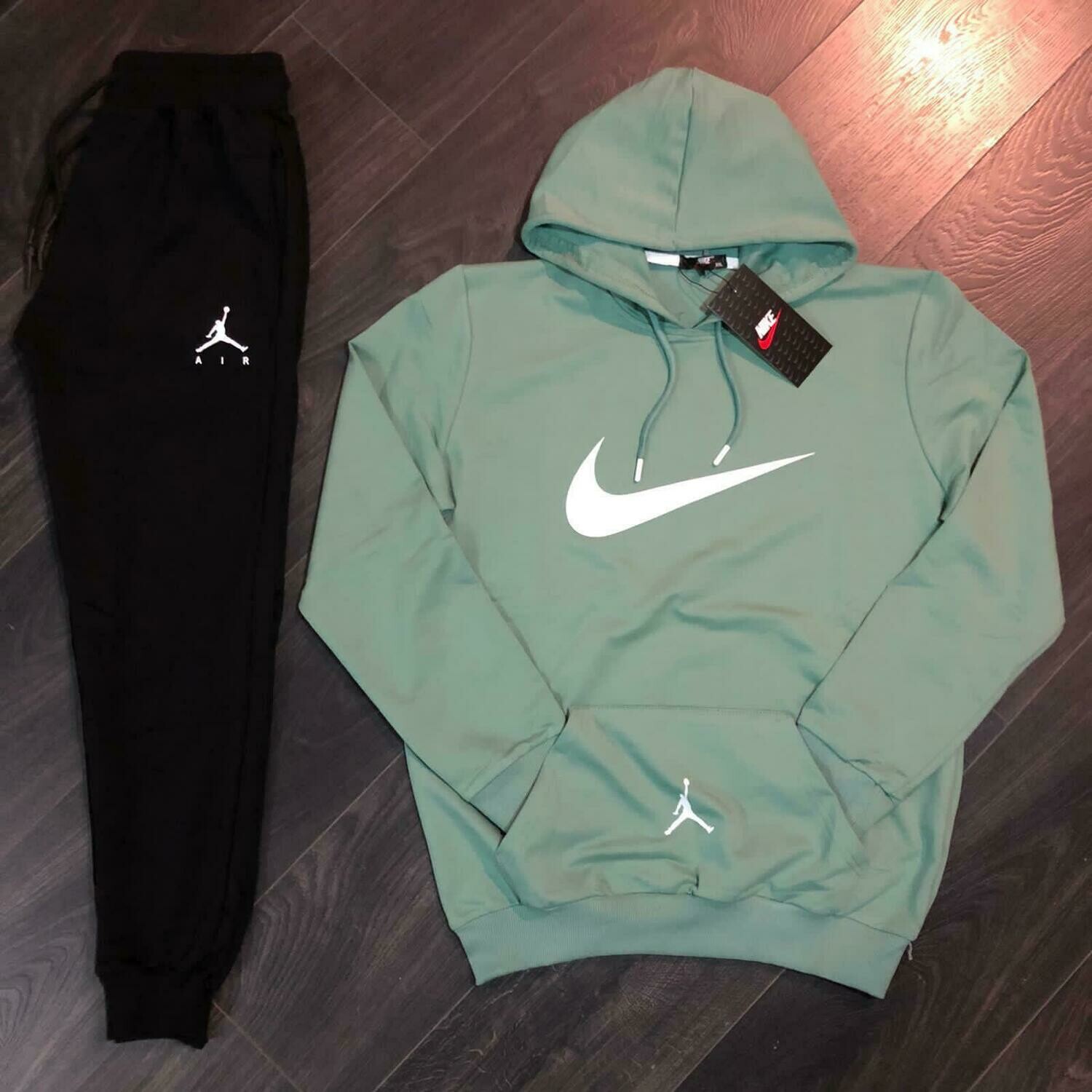 COLLECTION SPORT POUR HOMMES