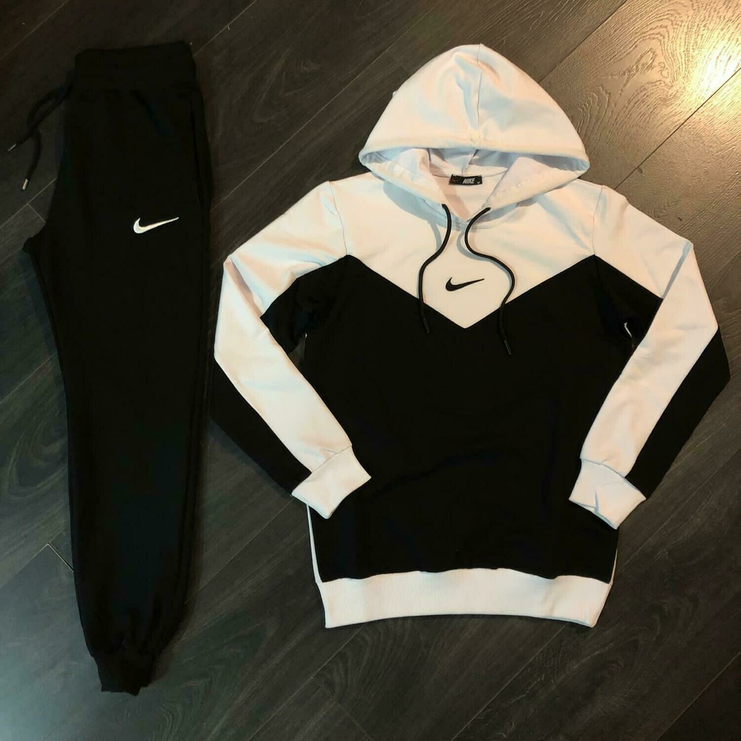 COLLECTION SPORT POUR HOMMES
