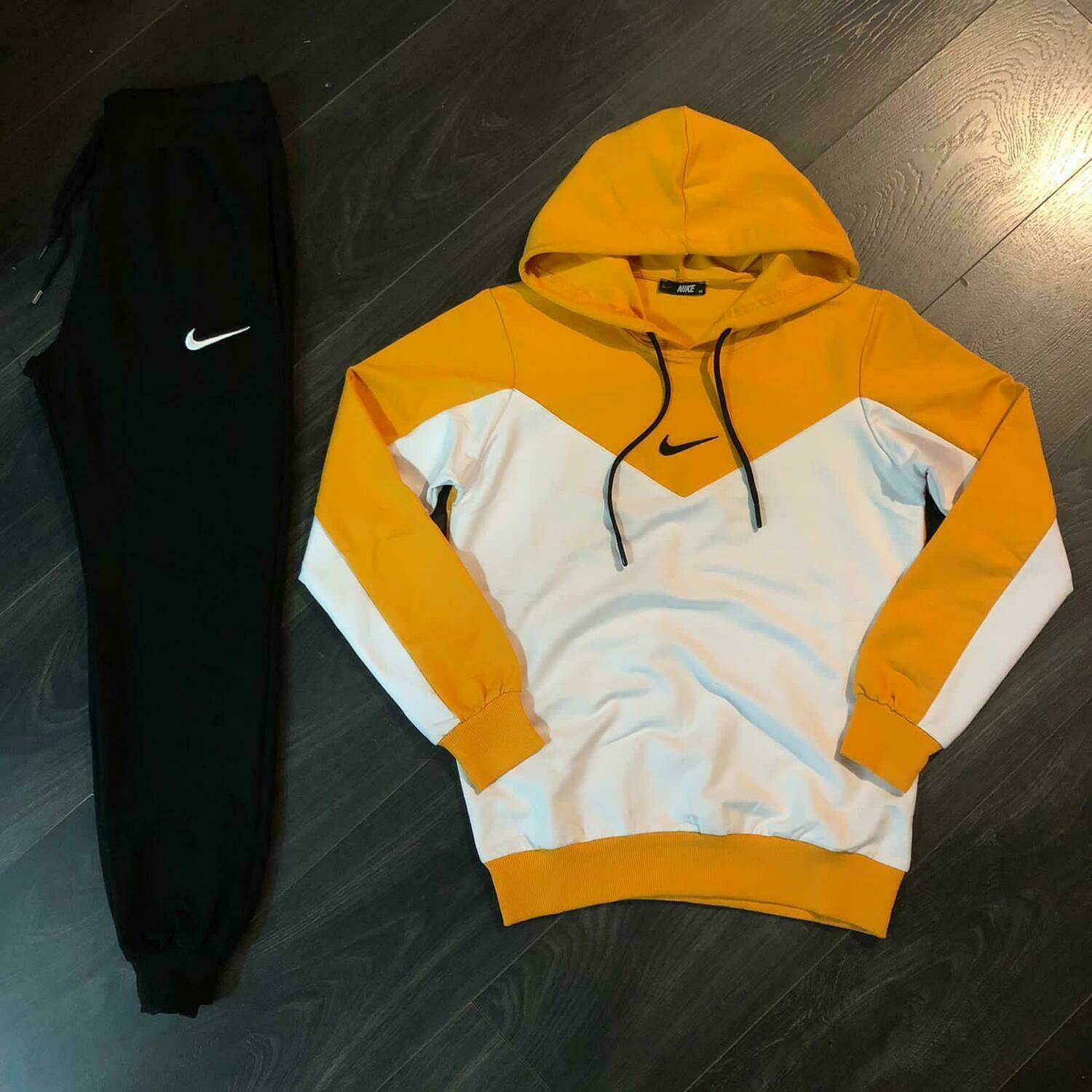 COLLECTION SPORT POUR HOMMES