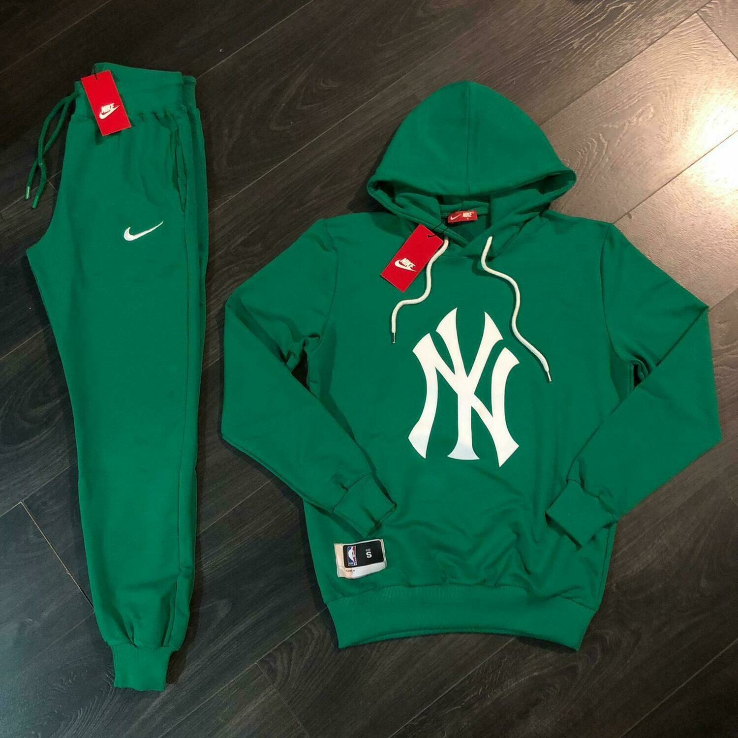 COLLECTION SPORT POUR HOMMES