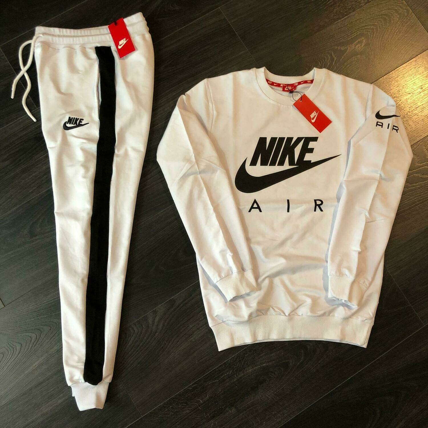 COLLECTION SPORT POUR HOMMES