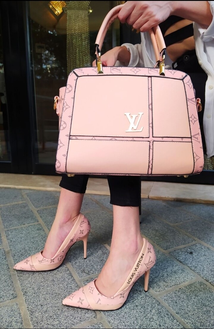 CHAUSSURES ET SACS MARQUES POUR FEMMES