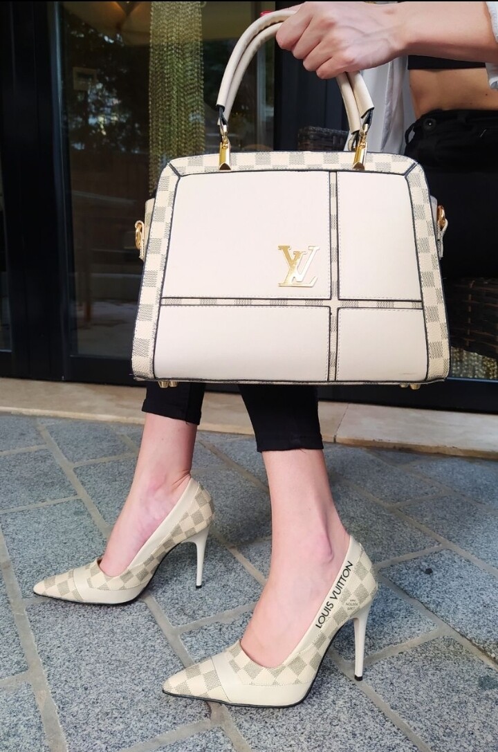 CHAUSSURES ET SACS MARQUES POUR FEMMES