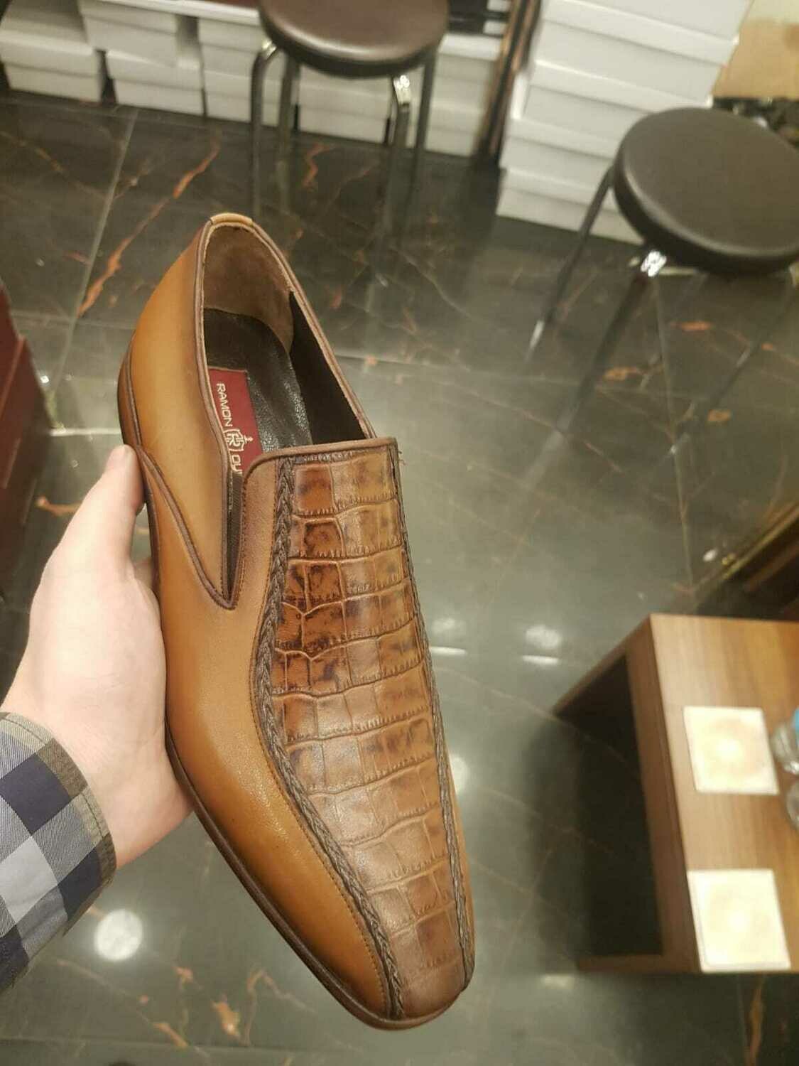 CHAUSSURES CLASSES  POUR HOMMES