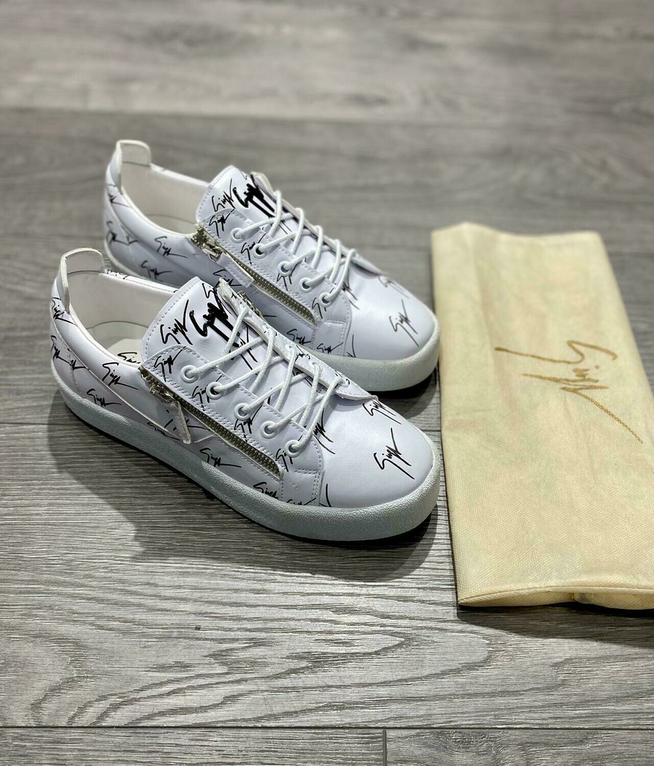 CHAUSSURES CLASSES  POUR HOMMES