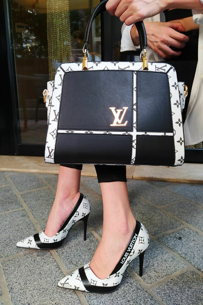 CHAUSSURES ET SACS MARQUES POUR FEMMES