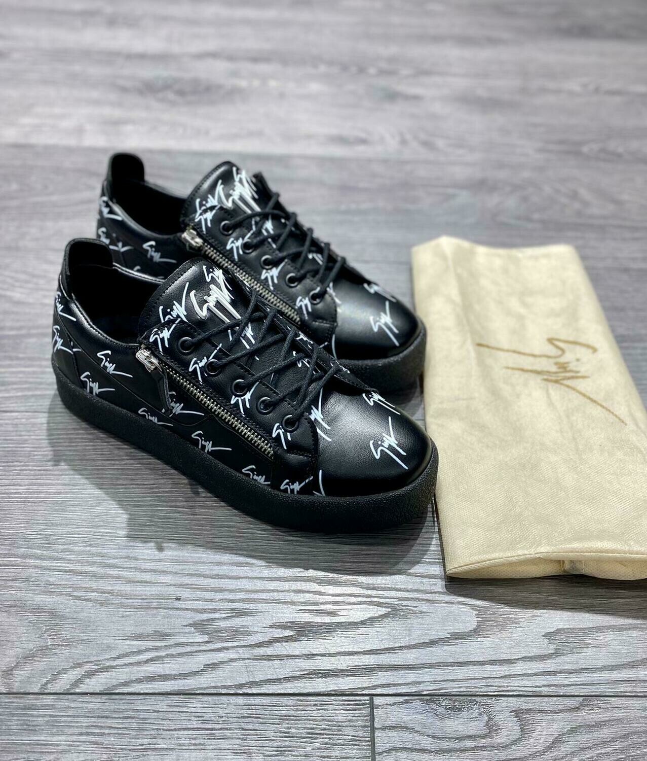 CHAUSSURES CLASSES  POUR HOMMES
