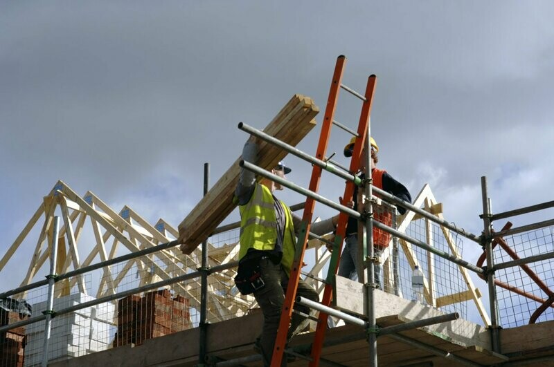 H&S Compliance Package *1 location and max 200 workers **North West on-site rate otherwise delivered by technology