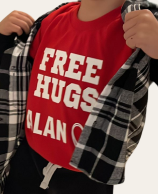 T Shirt - FREE HUGS -