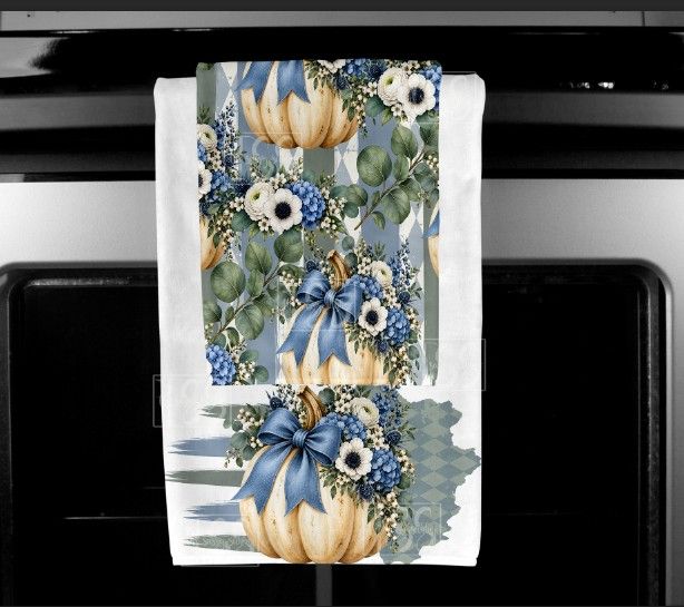 White Pumpkin and Sage Towel Set