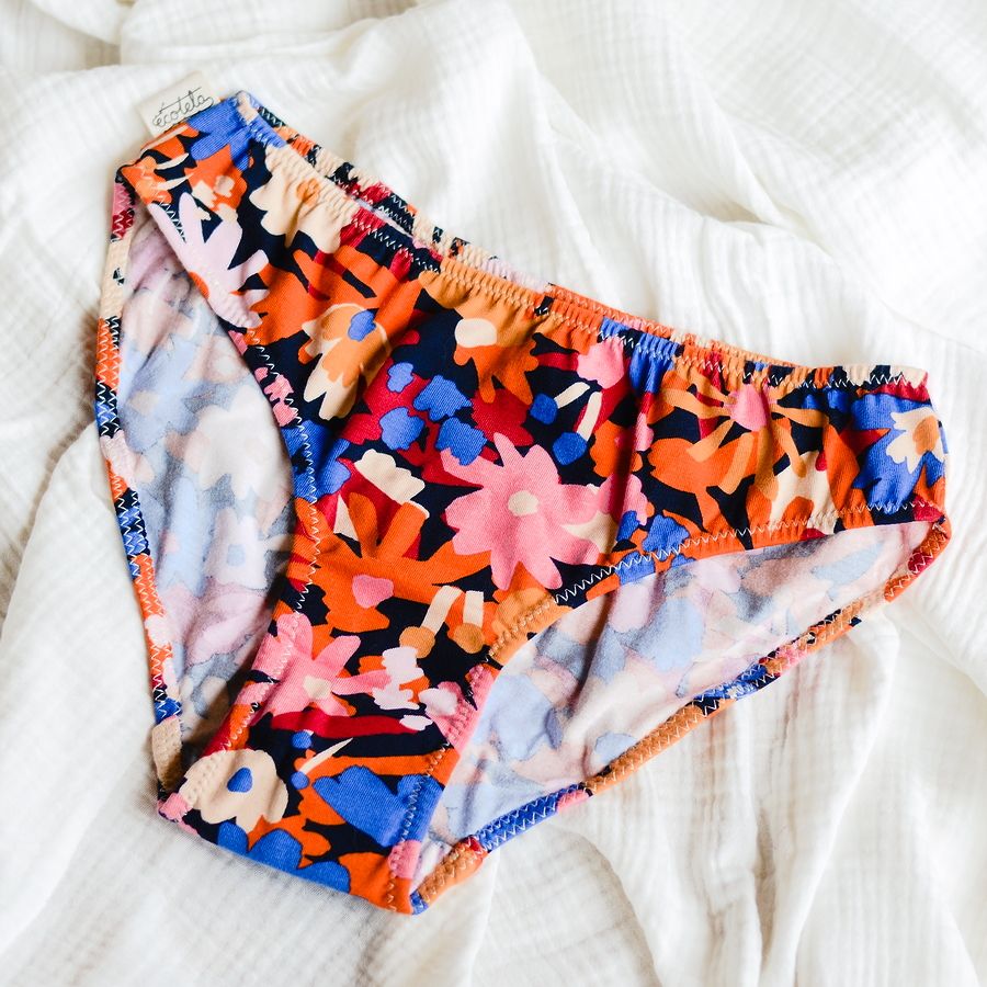 Bragas flores abstractas