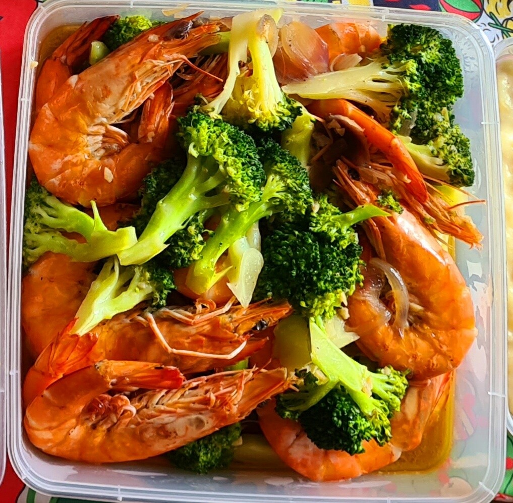 Prawn with brocolli