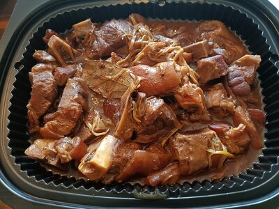Paksiw na Pata with Mangtomas Sauce