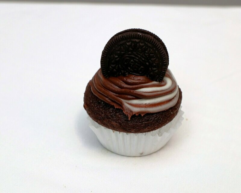 Oreo Cream Cheese Cupcakes