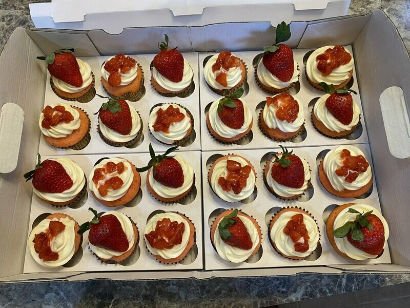 Strawberry Cream Cheese Cupcakes