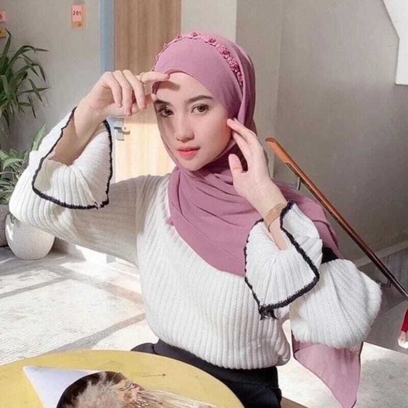 STAR PEARL SCARF