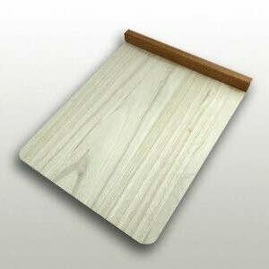 The paulownia body and the mahogany standing booth