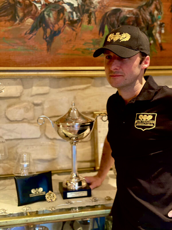 Polo Homme Gold Logo