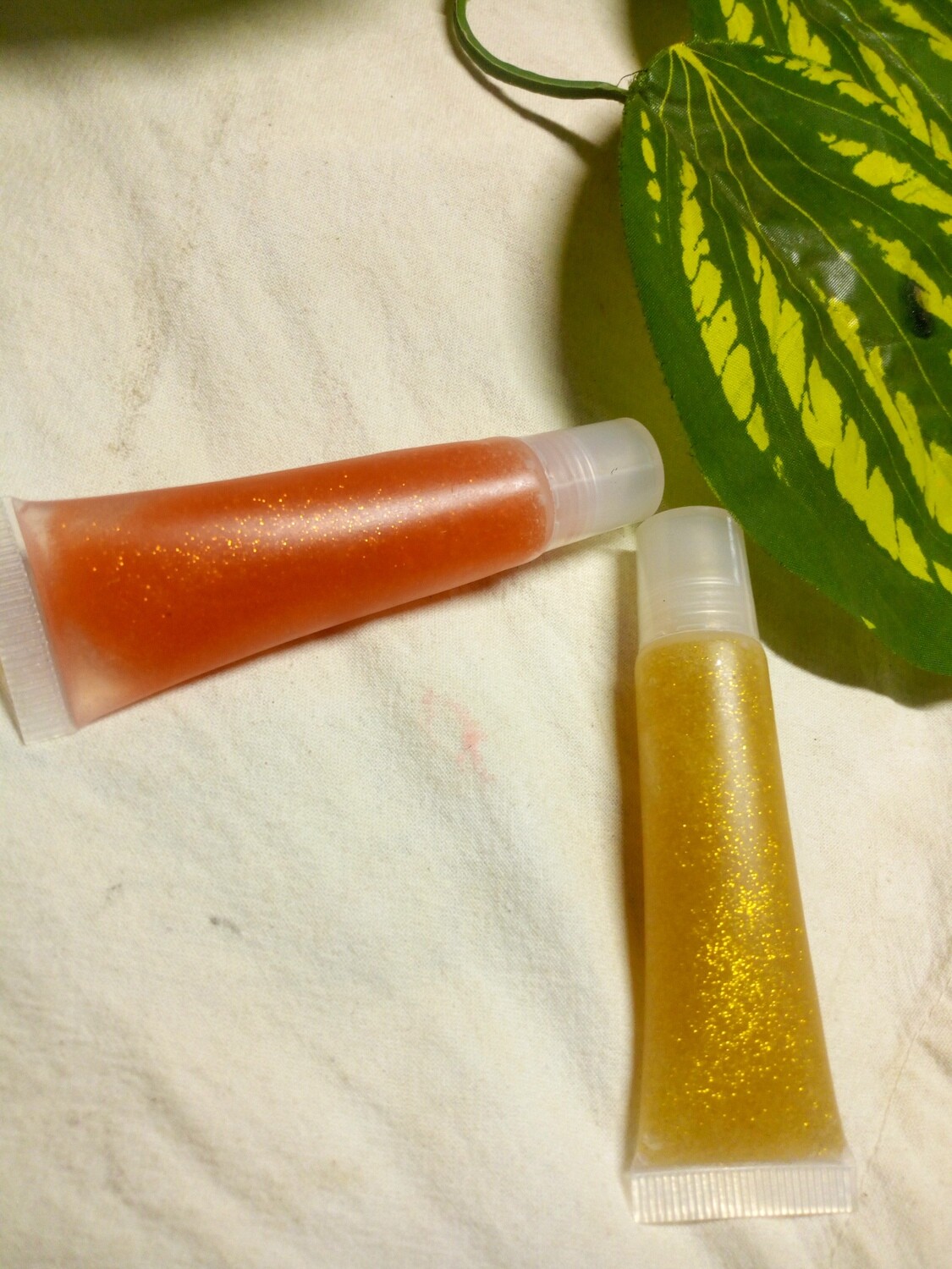 Gold shiny lipgloss(squeeze tube)