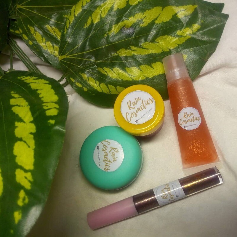 Small lipgloss wand  lip care set
