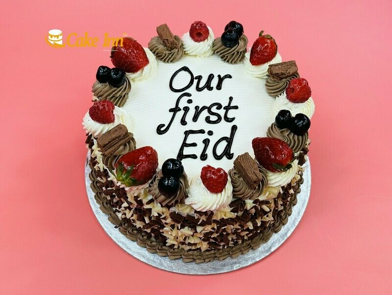 Strawberry's & Chocolate Flake With Chocolate Curls On Side Eid Cake Strawberry's & Chocolate Flake With Chocolate Curls On Side Eid Cake