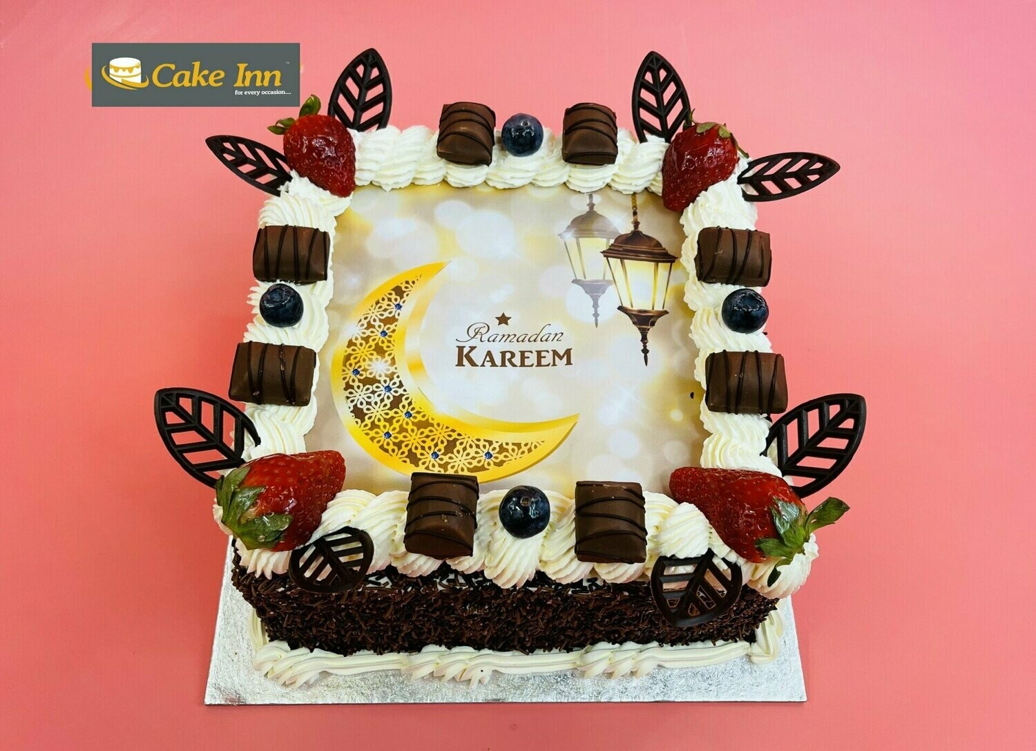 Kinder Bueno & Strawberry With Chocolate Sprinkles On Side Ramadan Cake