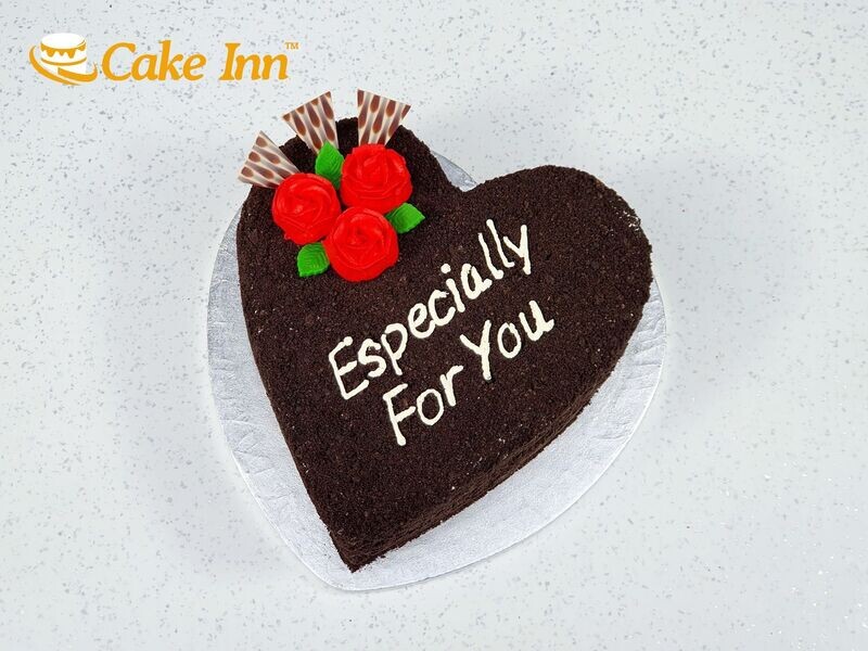Full Oreo Heart Cake
