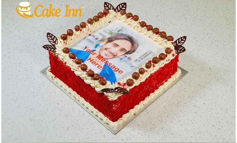 Malteser Topping Photo Red velvet Cake