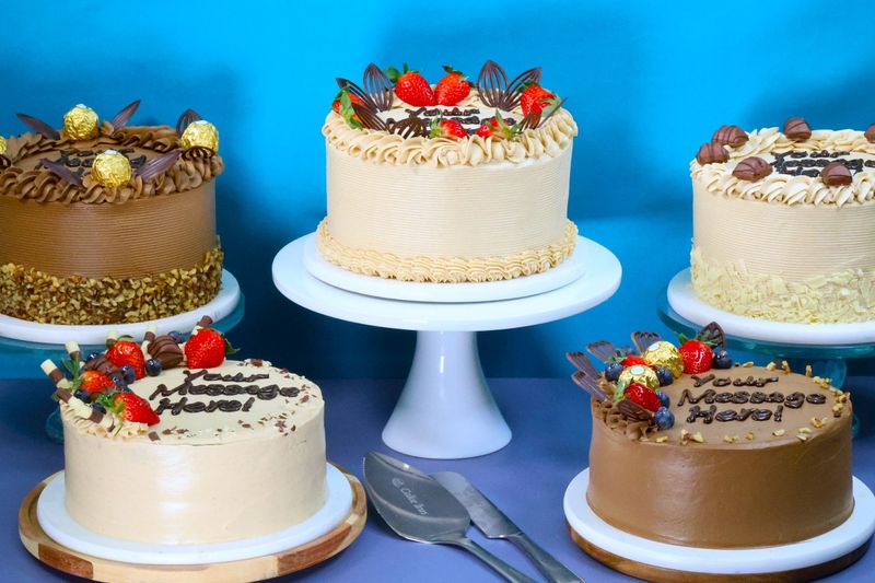 Hazelnut Chocolate & Bueno Cream Cakes