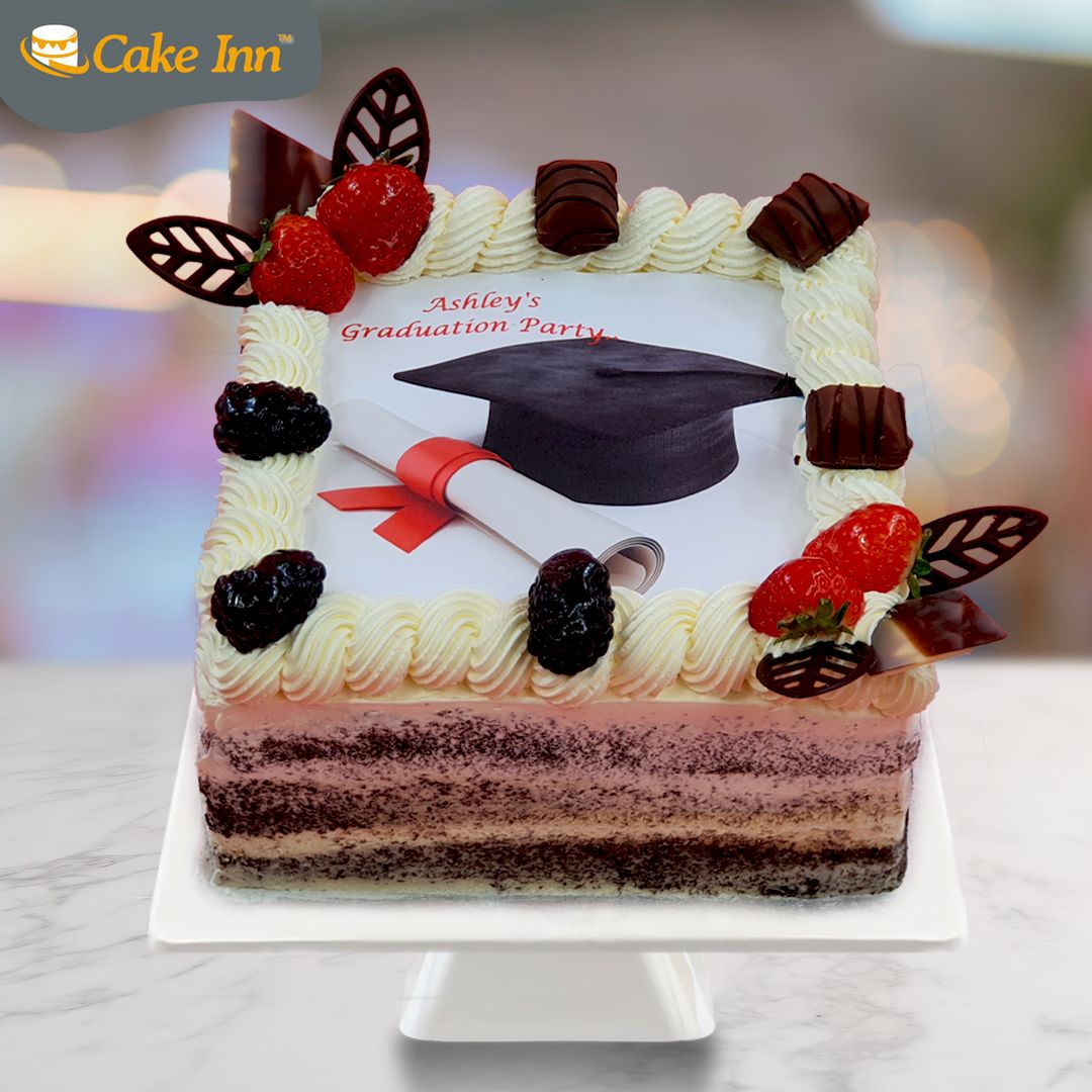 Kinder Bueno & Berries Naked Graduation Cake
