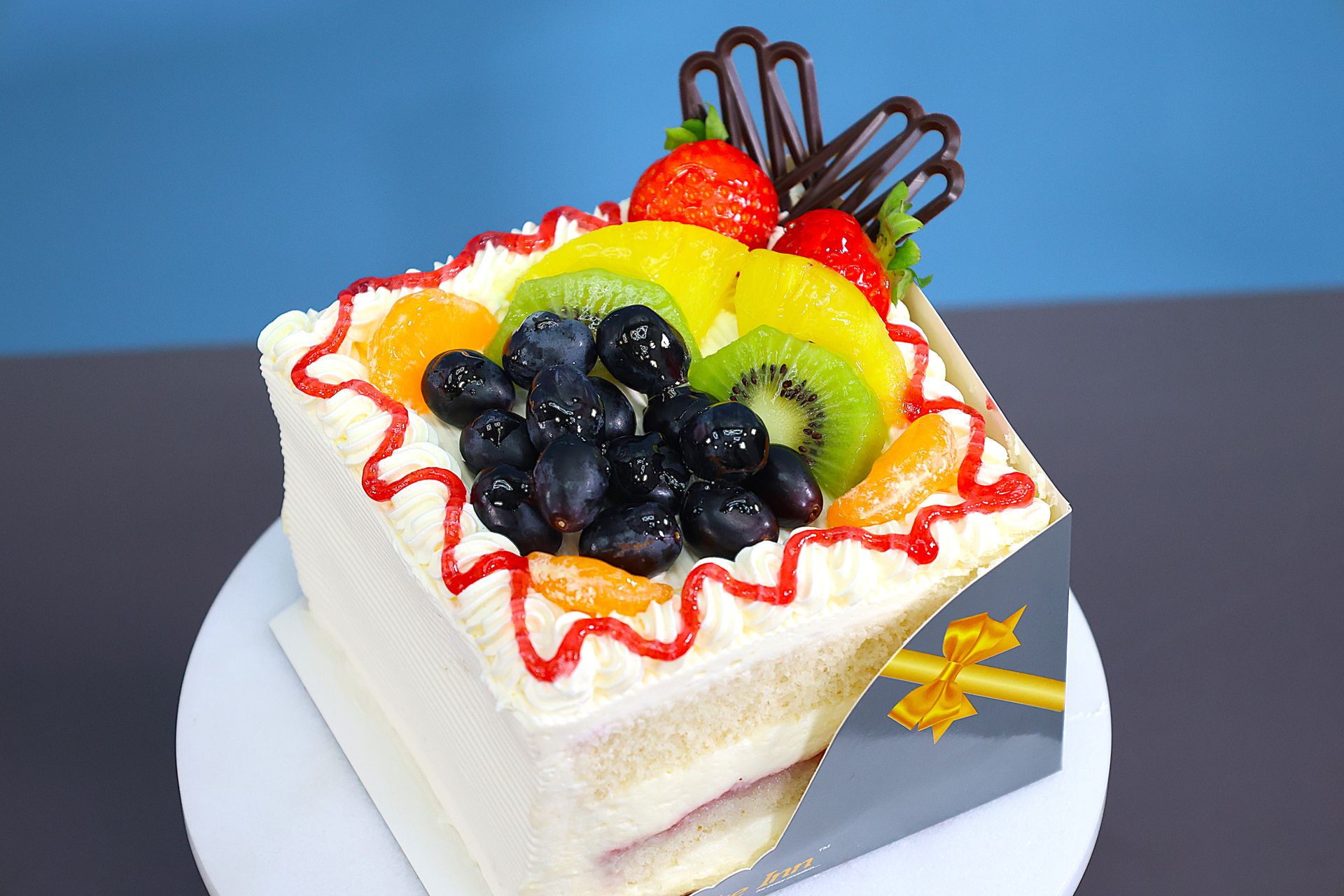 Tutti Frutti Mega Slice For Two