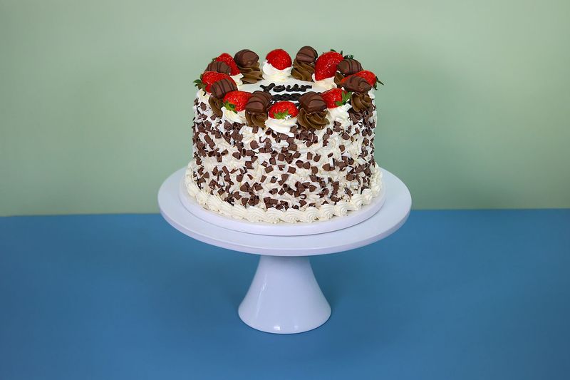 Strawberry & Chocolate Cake Click & Collect