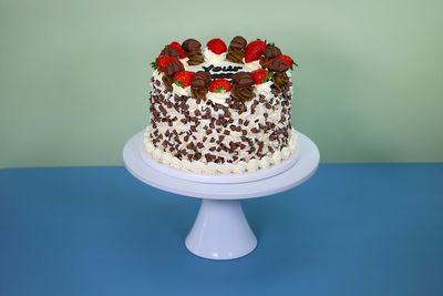 Strawberry & Chocolate Cake Click & Collect