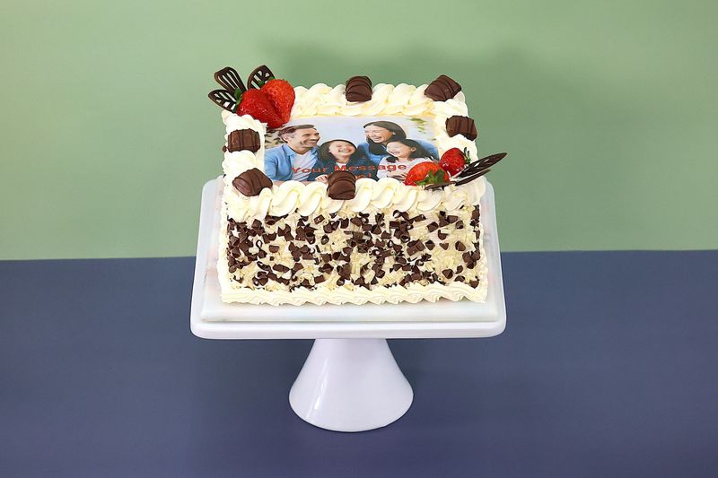 Kinder Bueno & Strawberry topping Photo Birthday Cake