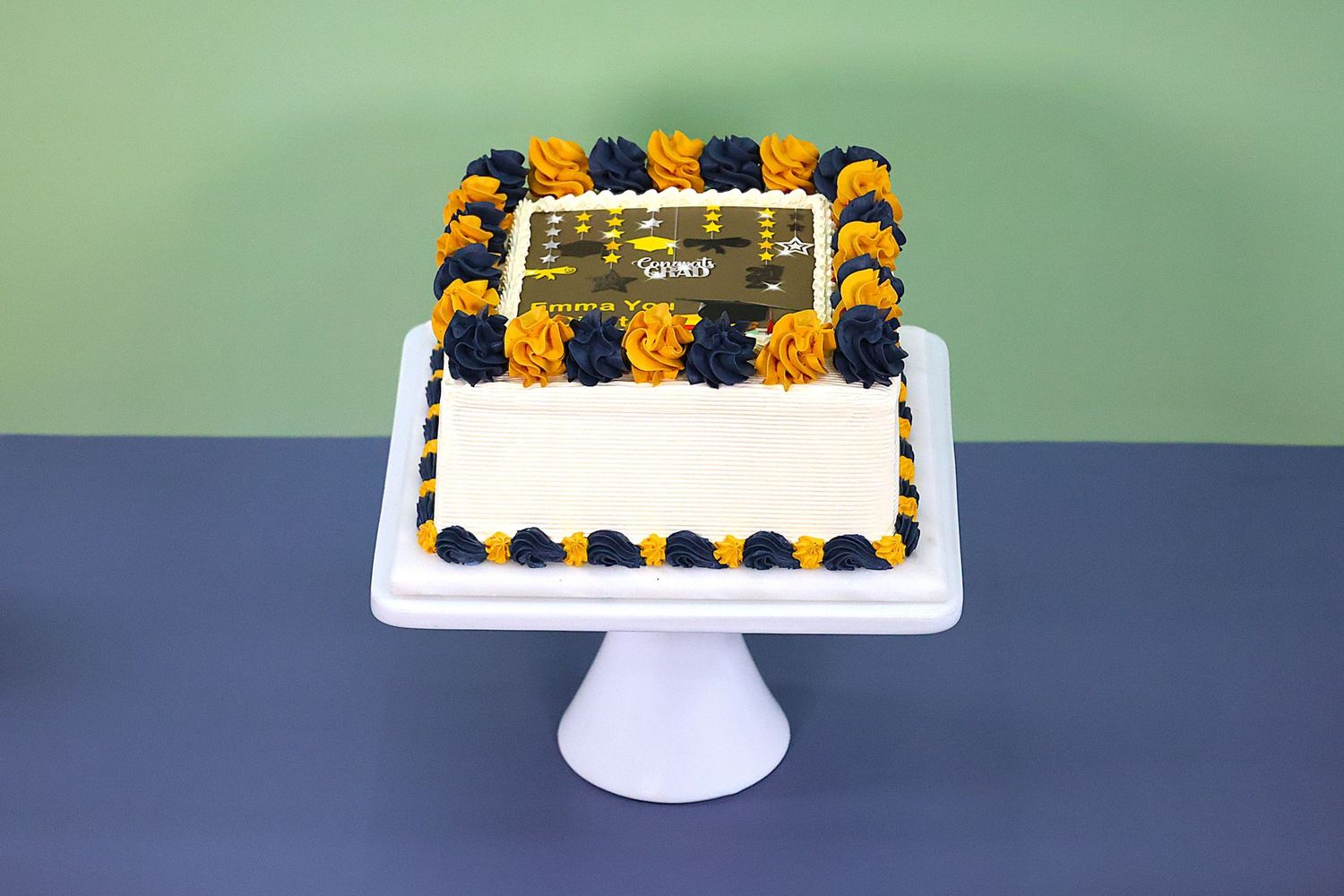 Graduation Theme Cake