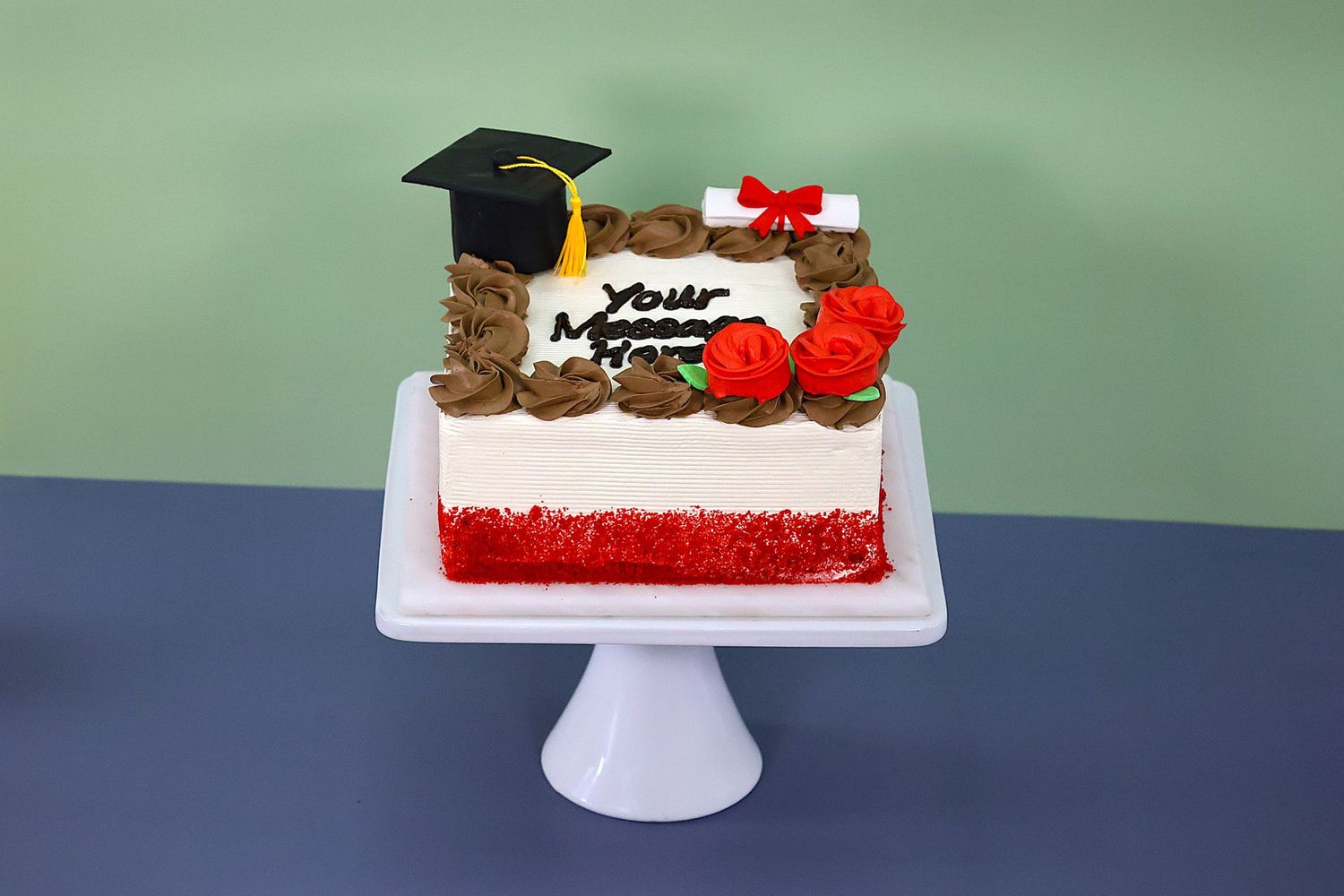 Graduation Toper Red Velvet cake