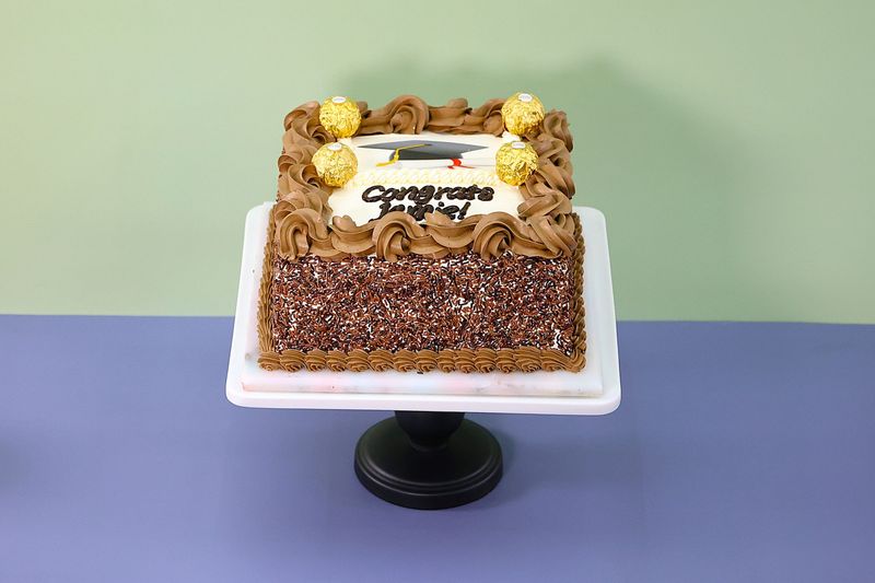 Ferrero Topping Graduation Cake