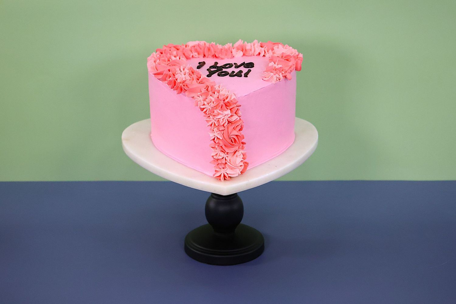 Classic flowers Heart Celebration Cake