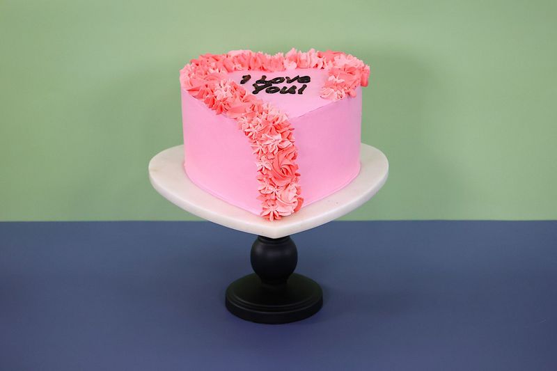 Classic flowers Heart Celebration Cake