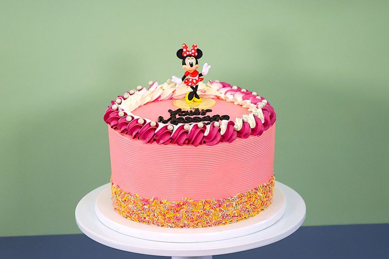 Disney Minnie Mouse Cake