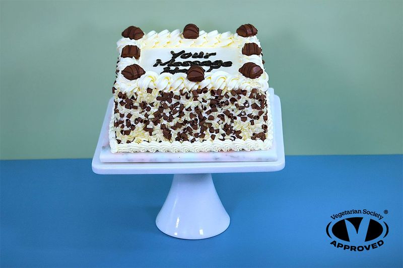 Bueno Chocolate topping Birthday Cake